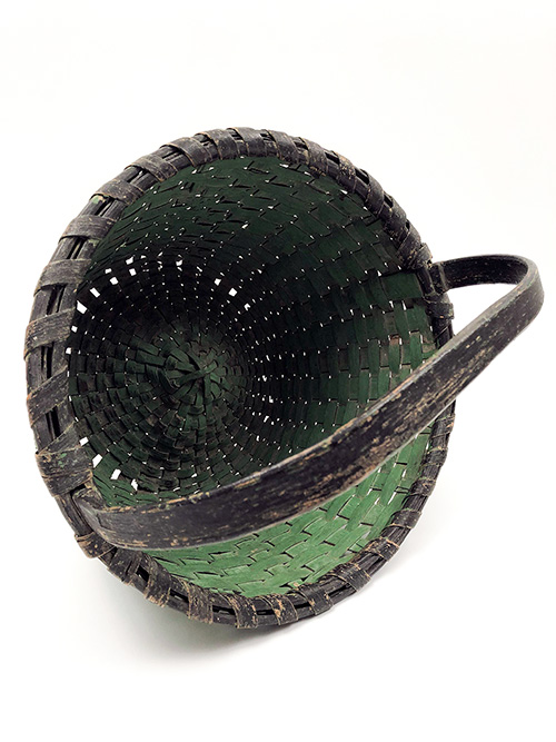 Original Green and Black Paint Decorated Antique Country Primitive American Splint Woven Gathering Basket For Sale Original Green and Black Paint Decorated Antique Country Primitive American Splint Woven Gathering Basket For Sale