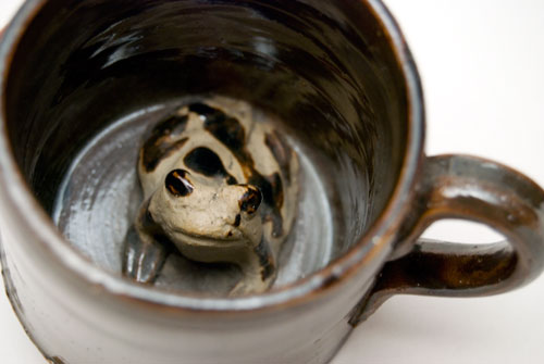  - 1-Loogootee_Indiana_Stoneware_Frog_Mug_John_Folks_Pottery-03