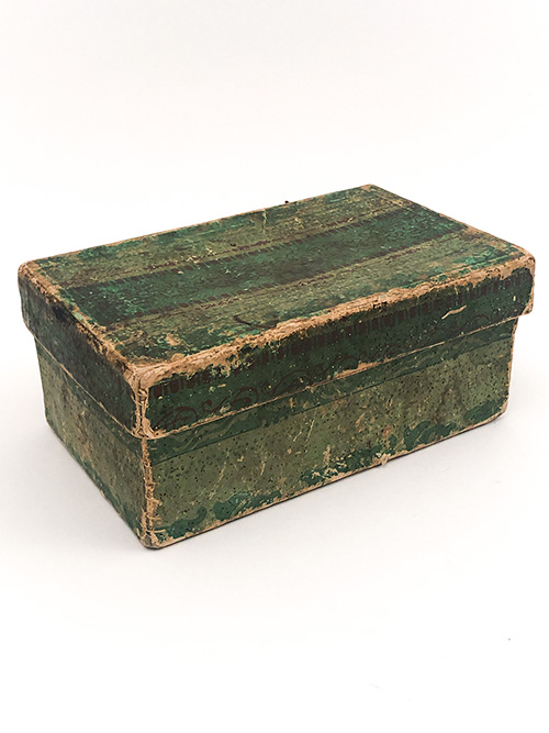 antique wallpaper box green lidded rectangular shape 19th century 1800s