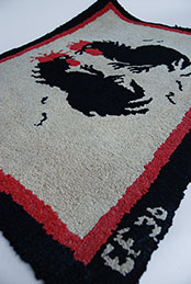 Antique American Hooked Rug Folk Art Rooster Fight Cocks Cock Fighting