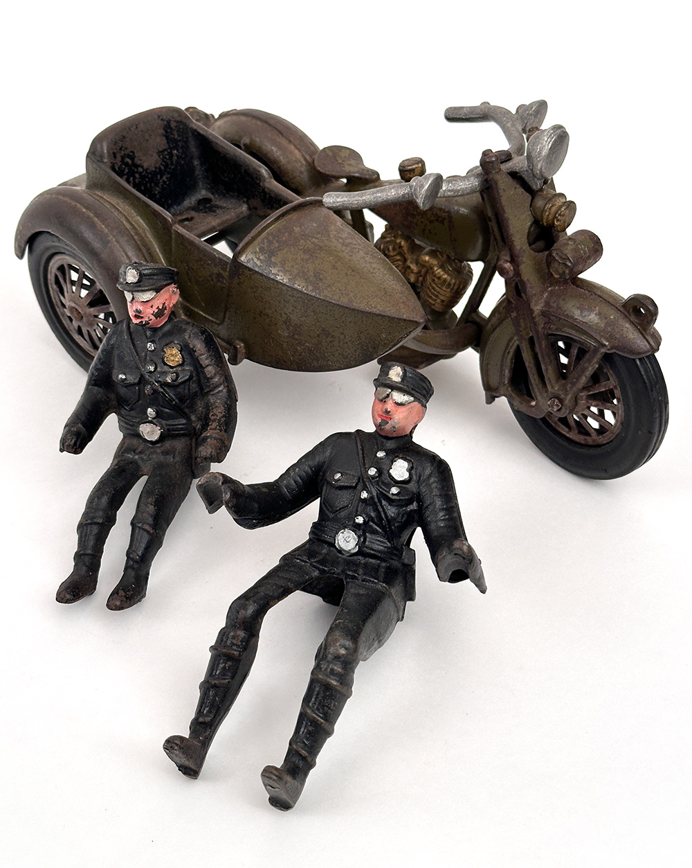 harley davidson antique cast iron hubley toy motorcycle with cop drivers and rider sidecar