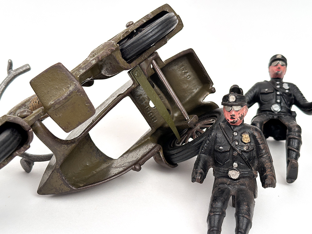 harley davidson antique cast iron hubley toy motorcycle with cop drivers and rider sidecar