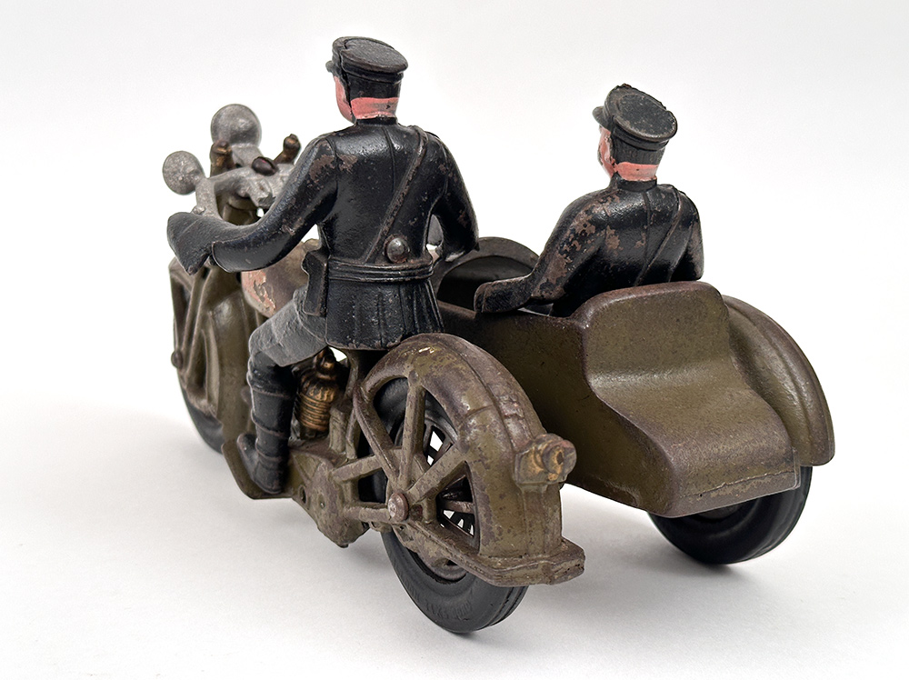 harley davidson antique cast iron hubley toy motorcycle with cop drivers and rider sidecar