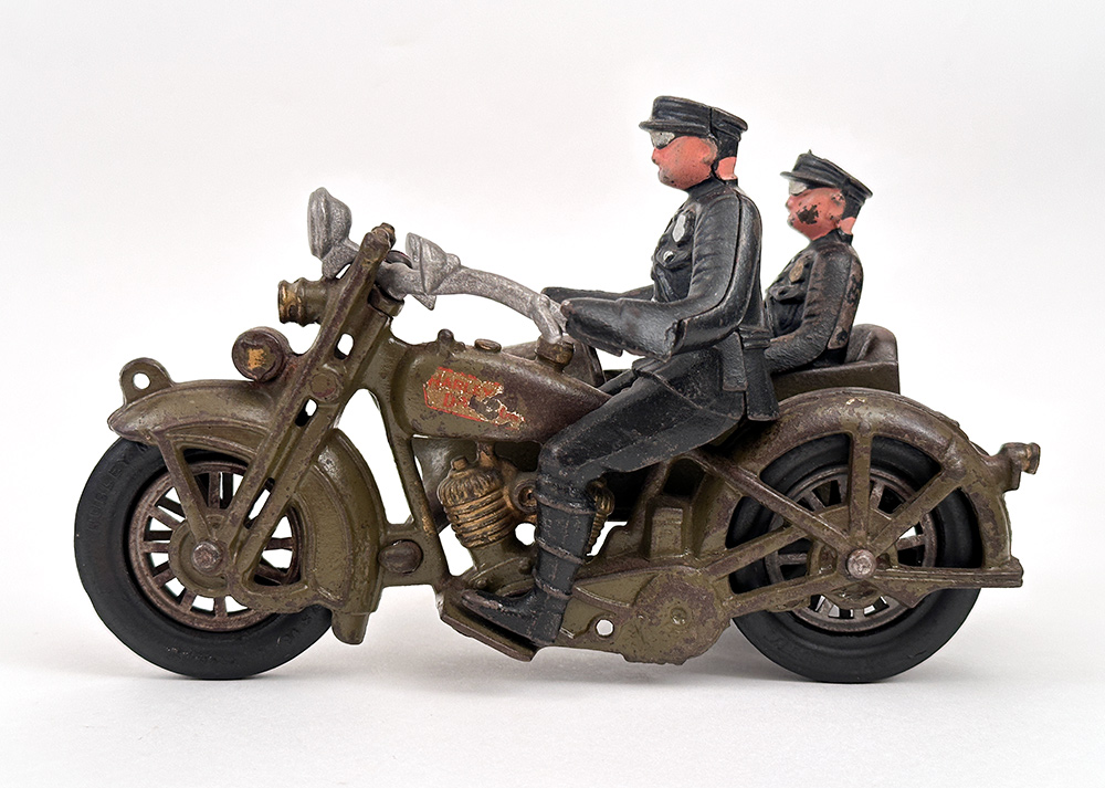 harley davidson antique cast iron hubley toy motorcycle with cop drivers and rider sidecar