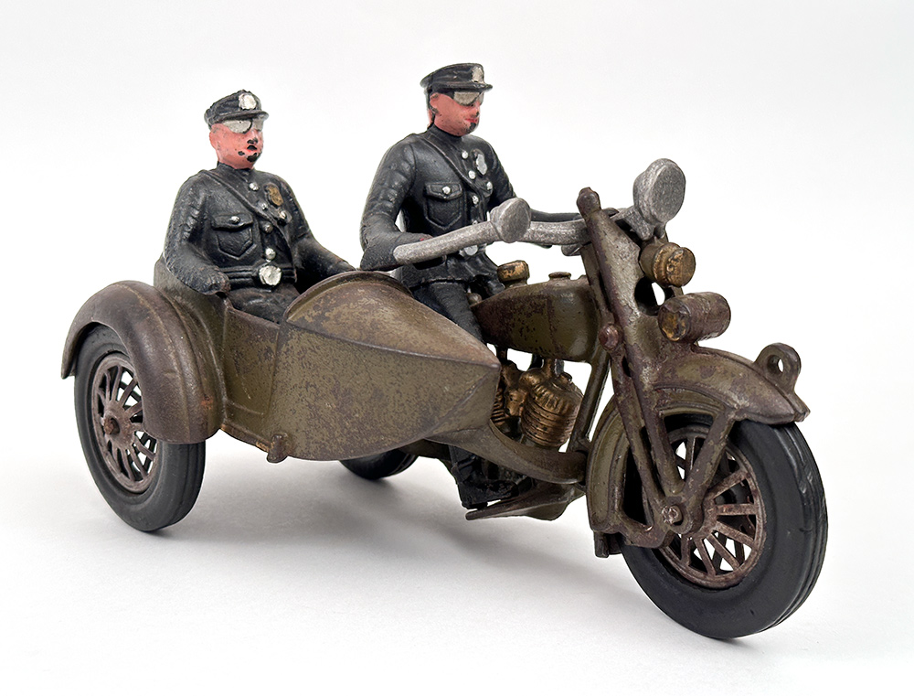 harley davidson antique cast iron hubley toy motorcycle with cop drivers and rider sidecar