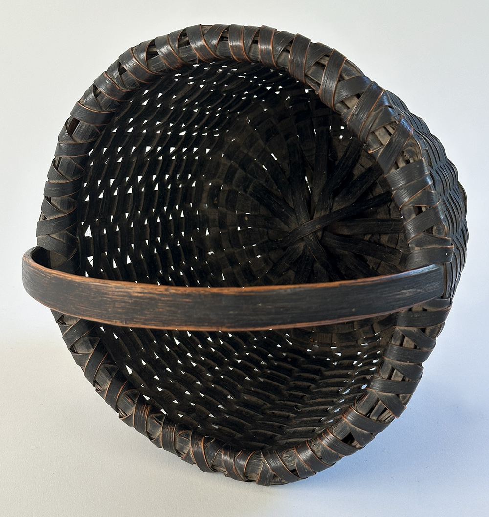 fine small gathering basket in original windsor black paint decoration