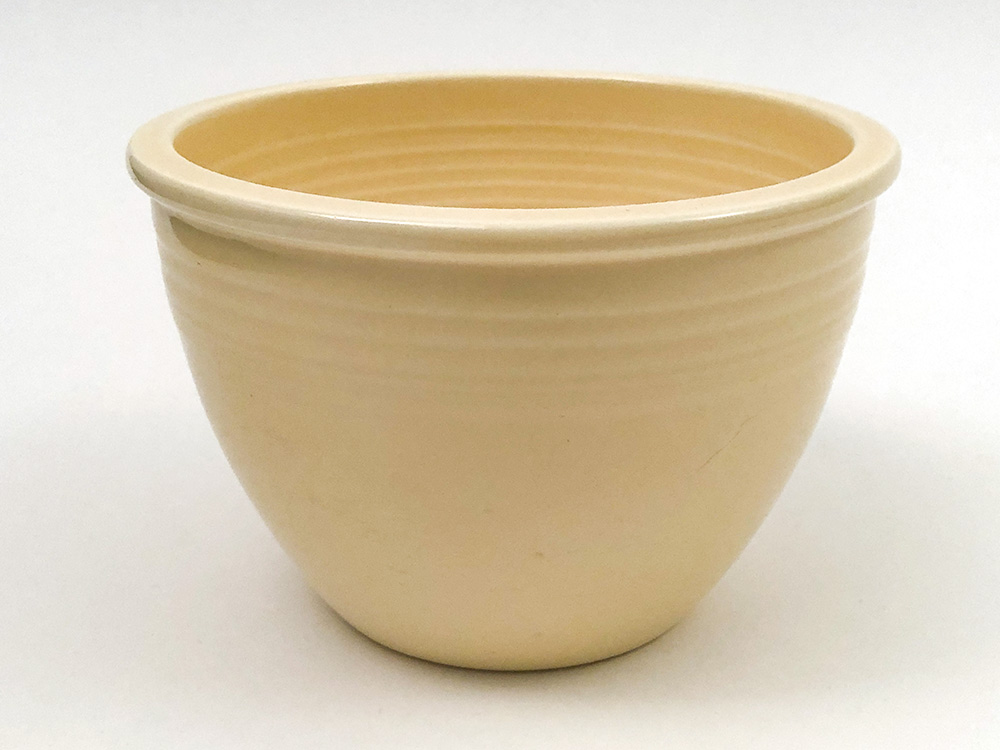 number 2 old ivory vellum glaze ivory vintage fiesta mixing bowl inside bottom rings